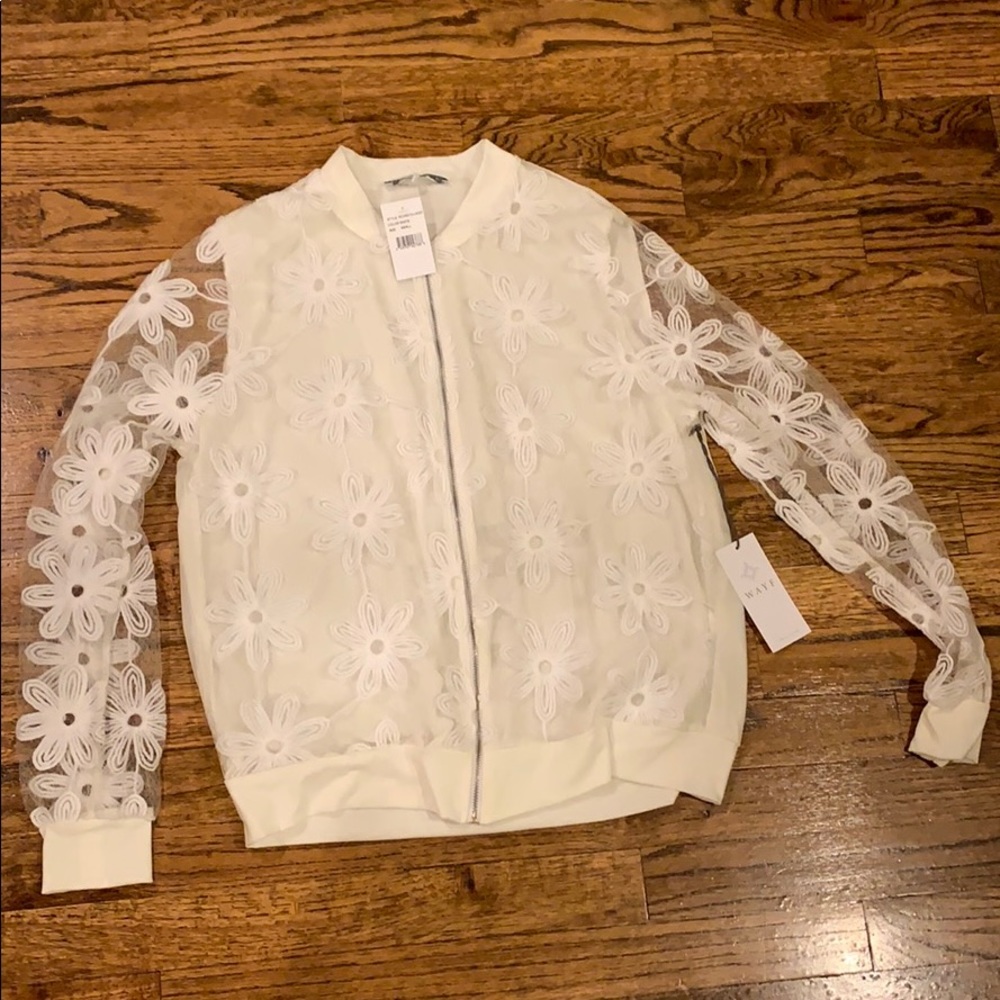 Wayf white floral zip up blouse NWT